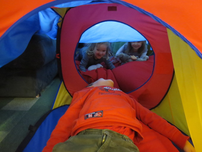 Spielende Kinder
